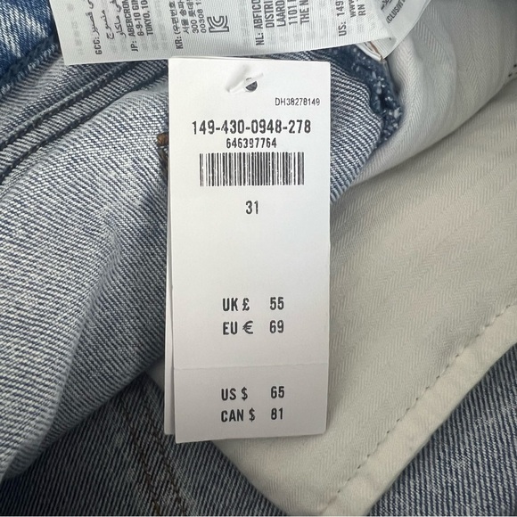 NWT Abercrombie The 80’s Mom Short Ultra High Rise Light Acid Wash - Picture 4 of 7